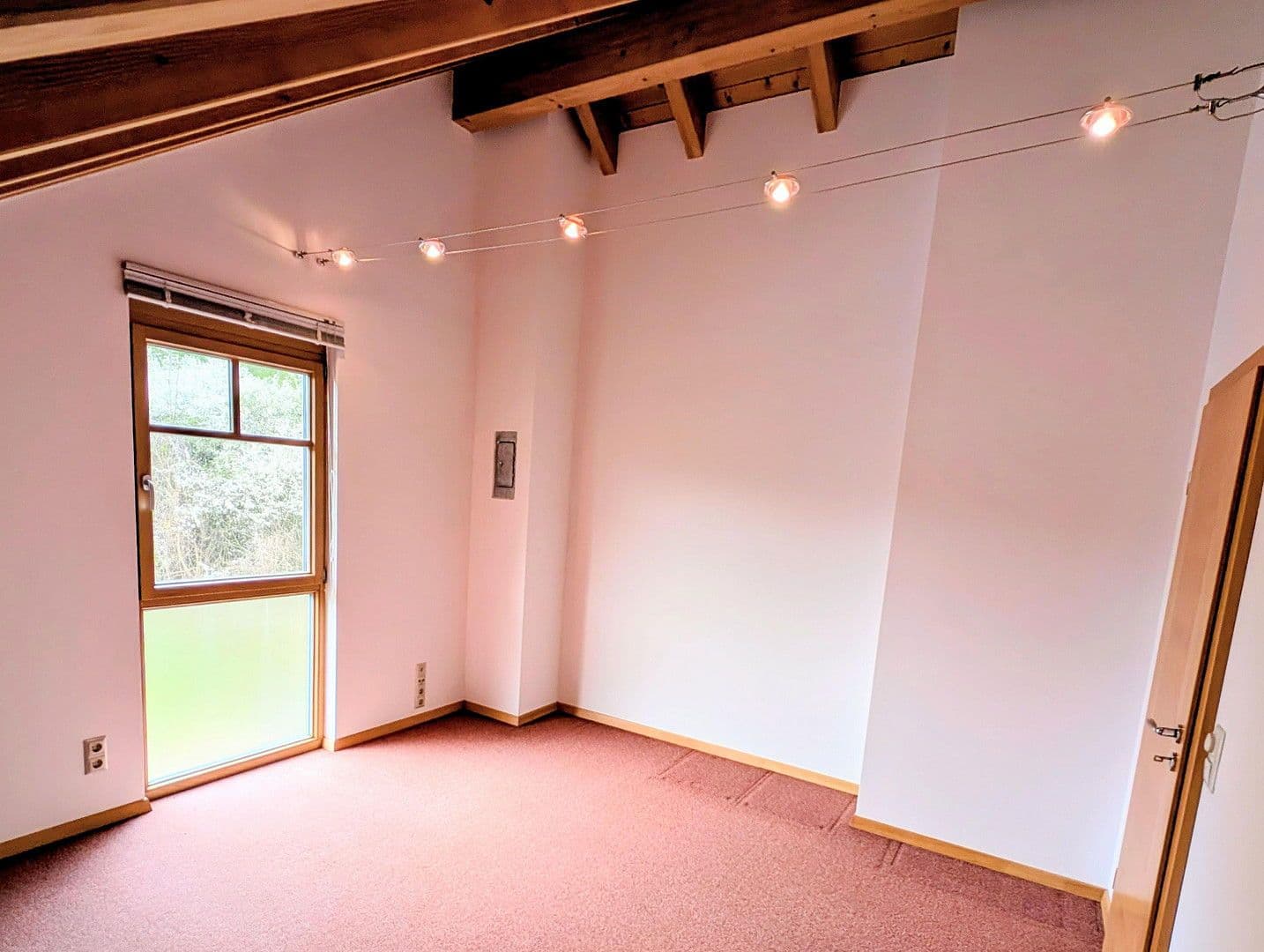 Predaj domu 180 m², pozemek 530 m², Bad Kreuznach, Porýnie-Falcko Predaj domu 180 m², pozemek 530 m², Bad Kreuznach, Porýnie-Falcko