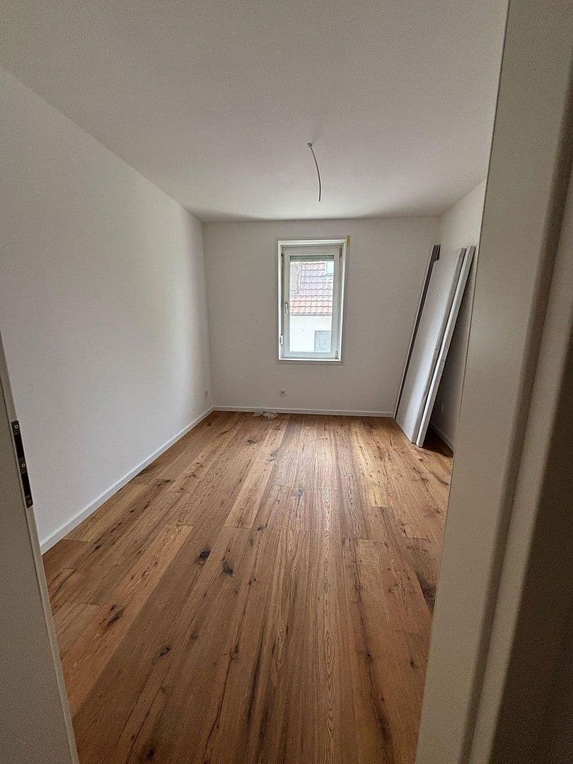 Prenájom bytu 3-izbový 65 m², Zabergäustr. 97, Stuttgart, Bádensko-Wurttembersko Prenájom bytu 3-izbový 65 m², Zabergäustr. 97, Stuttgart, Bádensko-Wurttembersko