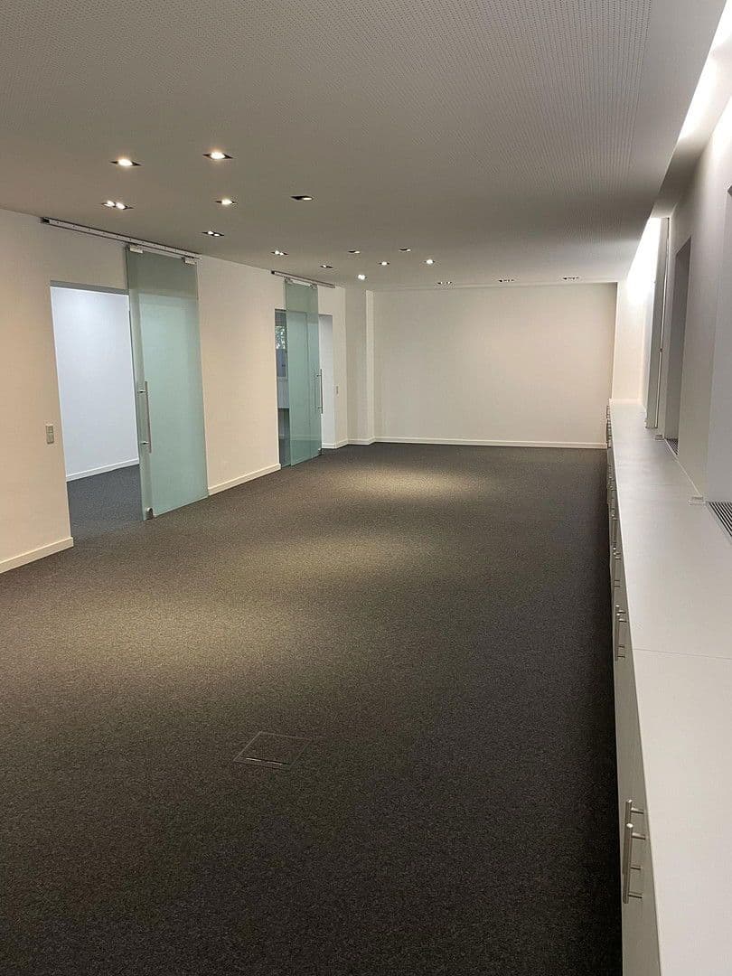 Prenájom kancelárie 415 m², Leopoldstraße 55, München, Bavorsko Prenájom kancelárie 415 m², Leopoldstraße 55, München, Bavorsko