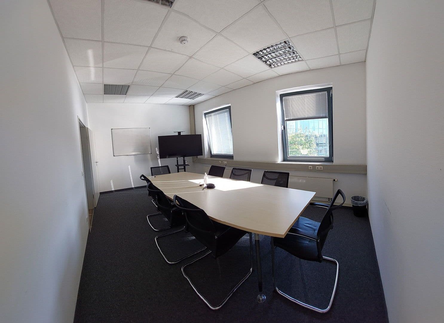 Prenájom kancelárie 330 m², Max-Planck-Straße 17, Unterschleißheim, Bavorsko Prenájom kancelárie 330 m², Max-Planck-Straße 17, Unterschleißheim, Bavorsko