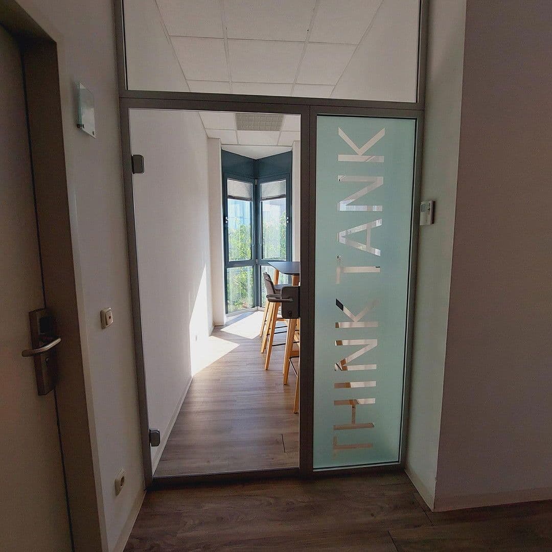 Prenájom kancelárie 330 m², Max-Planck-Straße 17, Unterschleißheim, Bavorsko Prenájom kancelárie 330 m², Max-Planck-Straße 17, Unterschleißheim, Bavorsko