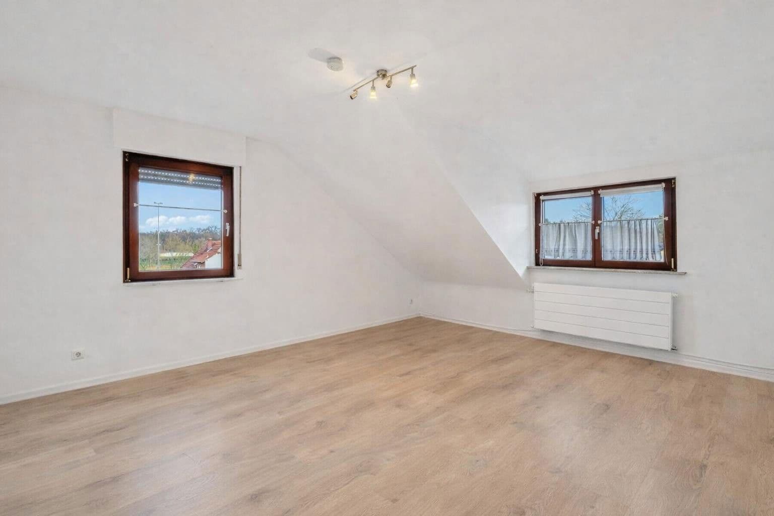 Prenájom bytu 3-izbový 89 m², Seligenstadt, Hesensko Prenájom bytu 3-izbový 89 m², Seligenstadt, Hesensko