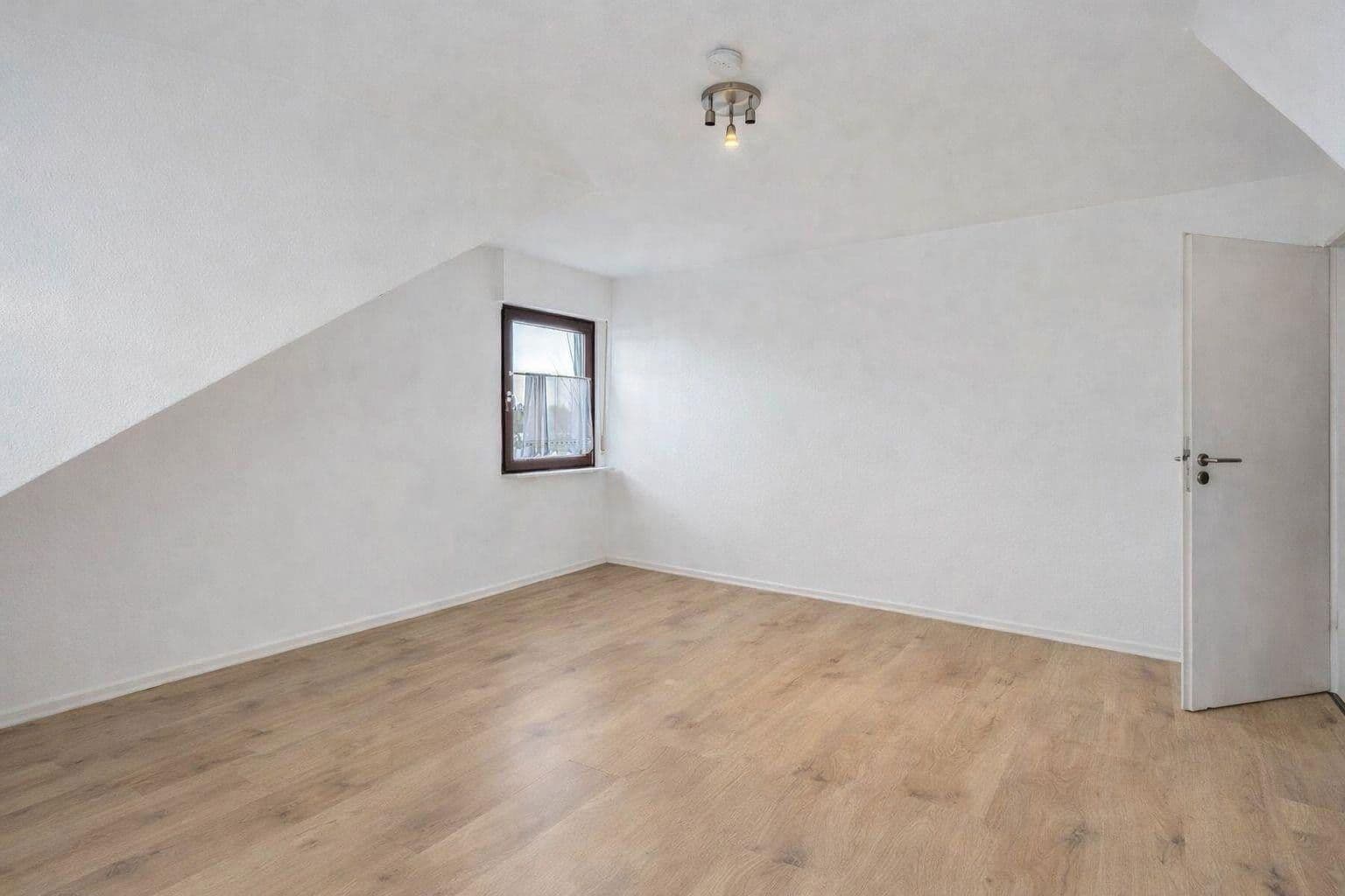 Prenájom bytu 3-izbový 89 m², Seligenstadt, Hesensko Prenájom bytu 3-izbový 89 m², Seligenstadt, Hesensko