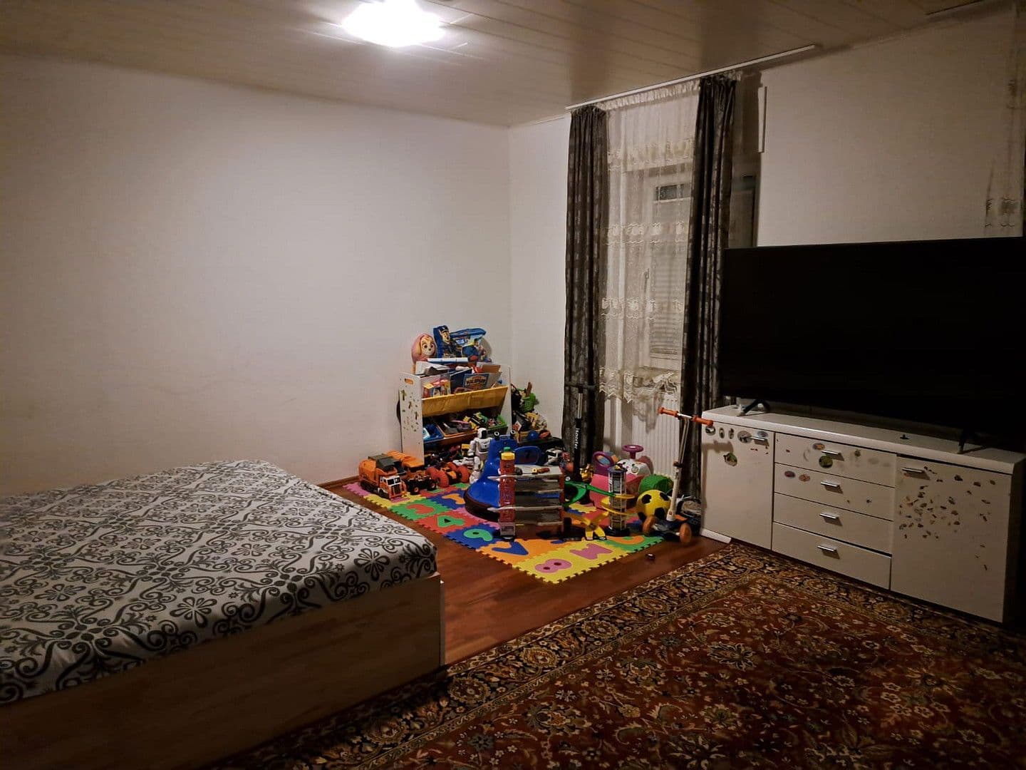 Prenájom bytu 1-izbový 47 m², Karlsruhe, Bádensko-Wurttembersko Prenájom bytu 1-izbový 47 m², Karlsruhe, Bádensko-Wurttembersko