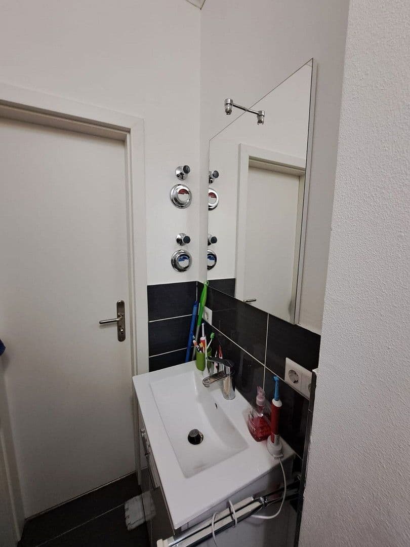 Prenájom bytu 1-izbový 47 m², Karlsruhe, Bádensko-Wurttembersko Prenájom bytu 1-izbový 47 m², Karlsruhe, Bádensko-Wurttembersko