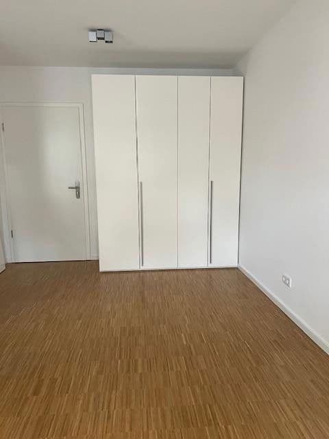 Prenájom bytu 1-izbový 32 m², Frankfurt, Hesensko Prenájom bytu 1-izbový 32 m², Frankfurt, Hesensko