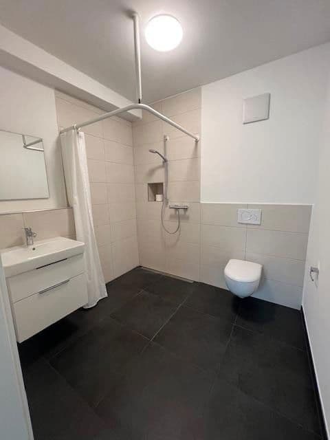 Prenájom bytu 1-izbový 32 m², Frankfurt, Hesensko Prenájom bytu 1-izbový 32 m², Frankfurt, Hesensko