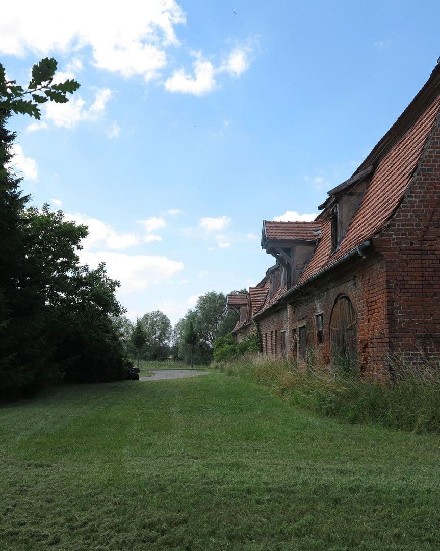 Predaj domu 1.200 m², pozemek 7.000 m², Ivenack, Meklenbursko-Predpomoransko Predaj domu 1.200 m², pozemek 7.000 m², Ivenack, Meklenbursko-Predpomoransko