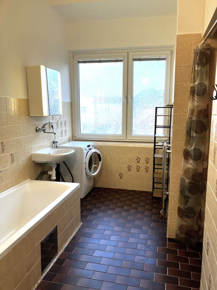 Prenájom bytu 3-izbový 90 m², Krkoškova, Brno, Jihomoravský kraj Prenájom bytu 3-izbový 90 m², Krkoškova, Brno, Jihomoravský kraj