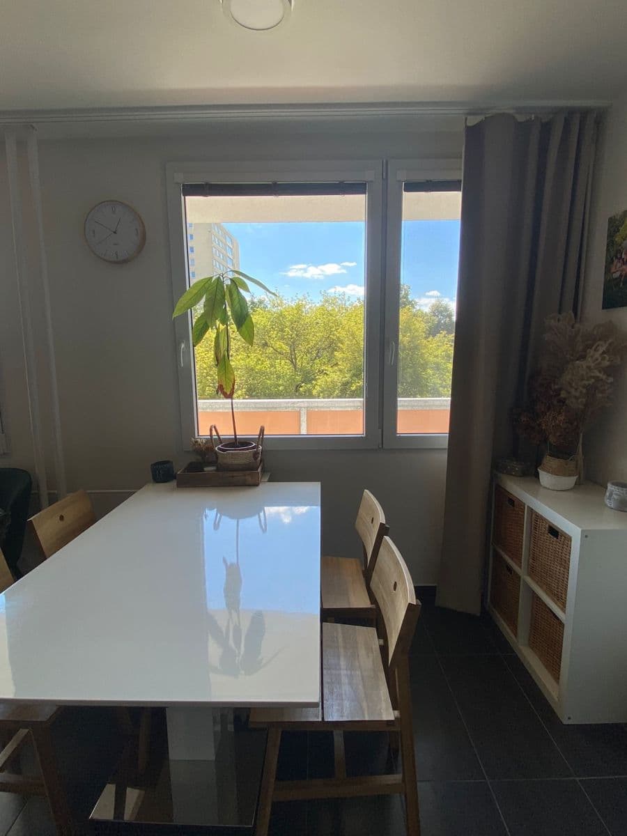 Prenájom bytu 3-izbový 74 m², Vyžlovská, Praha, Praha Prenájom bytu 3-izbový 74 m², Vyžlovská, Praha, Praha