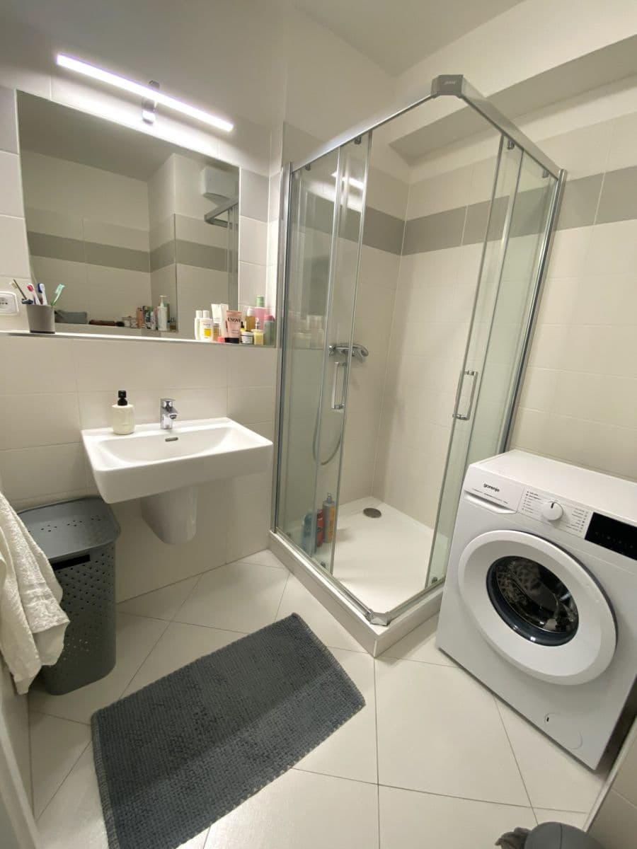 Prenájom bytu 1-izbový 32 m², Honzíkova, Praha, Praha Prenájom bytu 1-izbový 32 m², Honzíkova, Praha, Praha