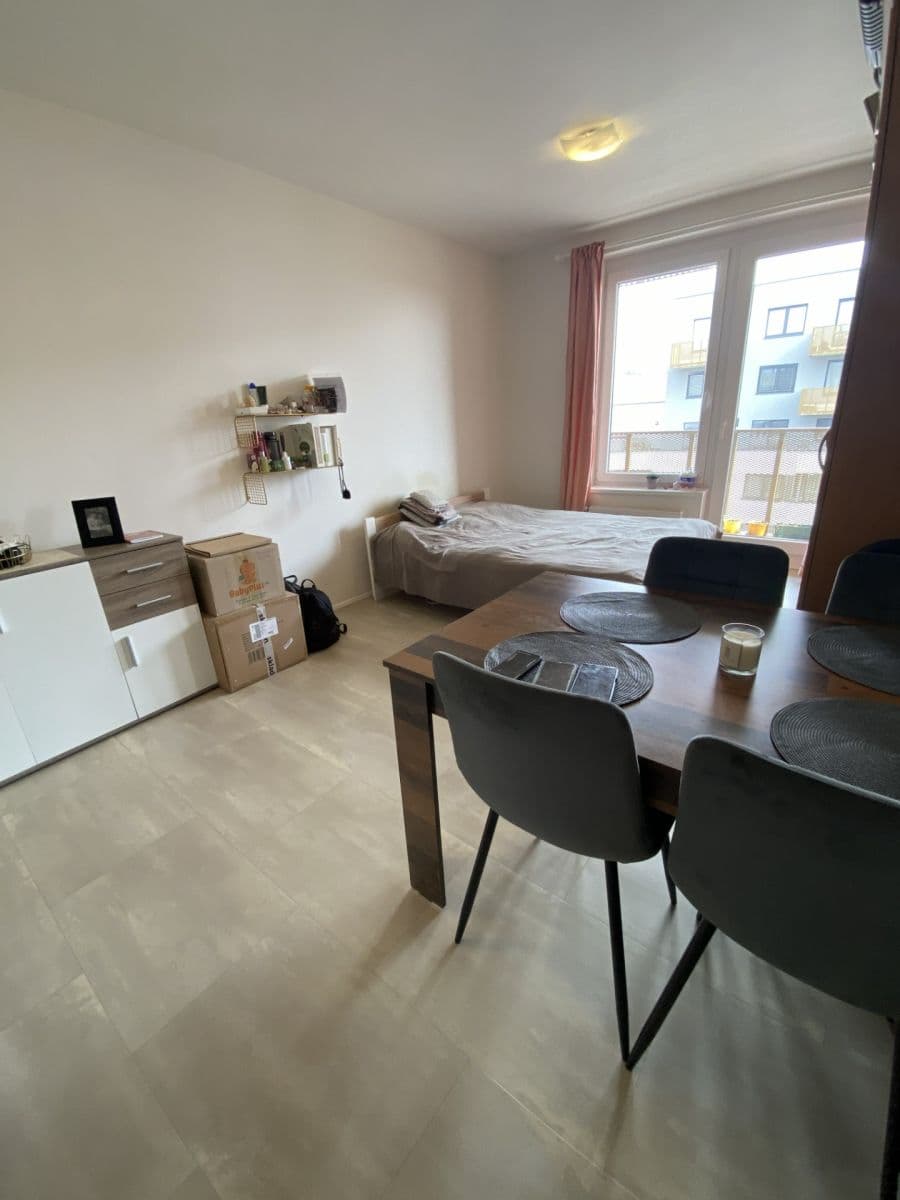 Prenájom bytu 1-izbový 32 m², Honzíkova, Praha, Praha Prenájom bytu 1-izbový 32 m², Honzíkova, Praha, Praha