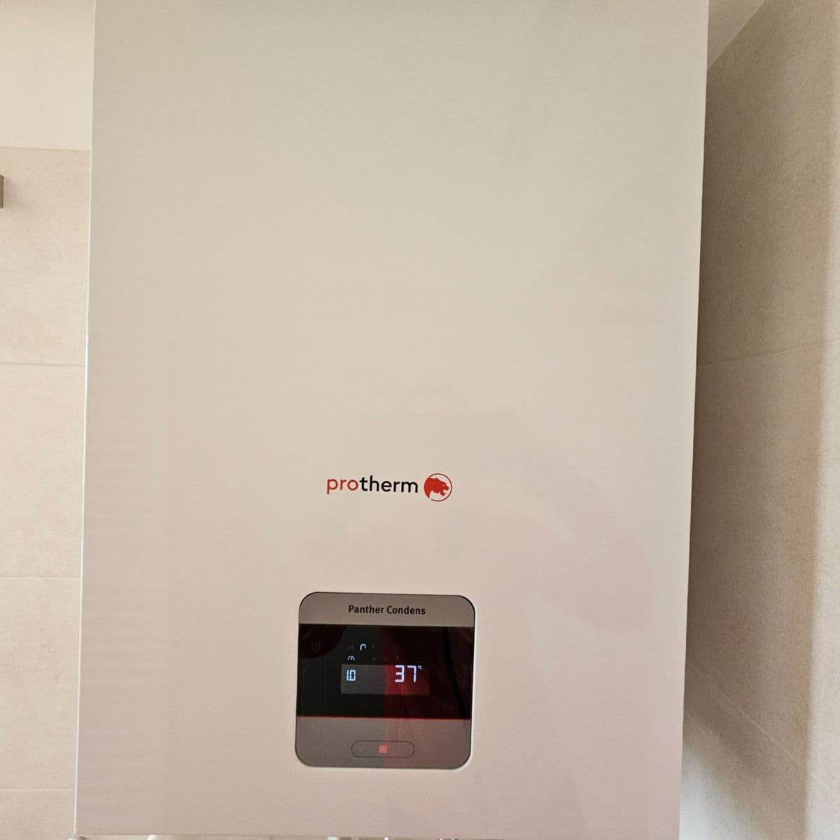 Prenájom bytu 3-izbový 61 m², Karlovarská, Lubenec, Ústecký kraj Prenájom bytu 3-izbový 61 m², Karlovarská, Lubenec, Ústecký kraj