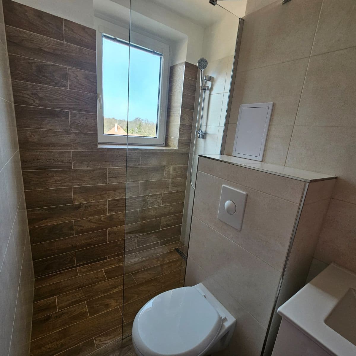 Prenájom bytu 3-izbový 61 m², Karlovarská, Lubenec, Ústecký kraj Prenájom bytu 3-izbový 61 m², Karlovarská, Lubenec, Ústecký kraj