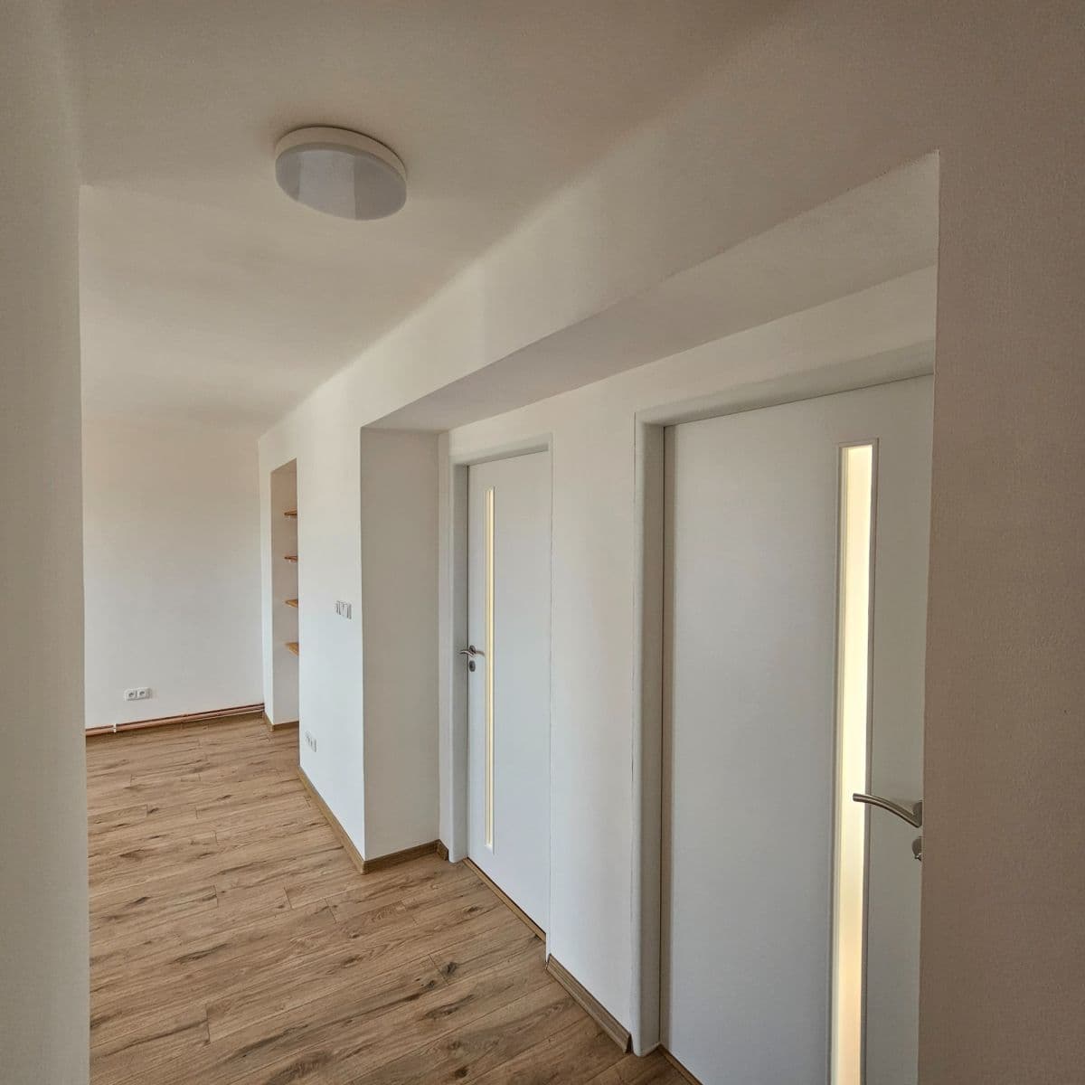 Prenájom bytu 3-izbový 61 m², Karlovarská, Lubenec, Ústecký kraj Prenájom bytu 3-izbový 61 m², Karlovarská, Lubenec, Ústecký kraj