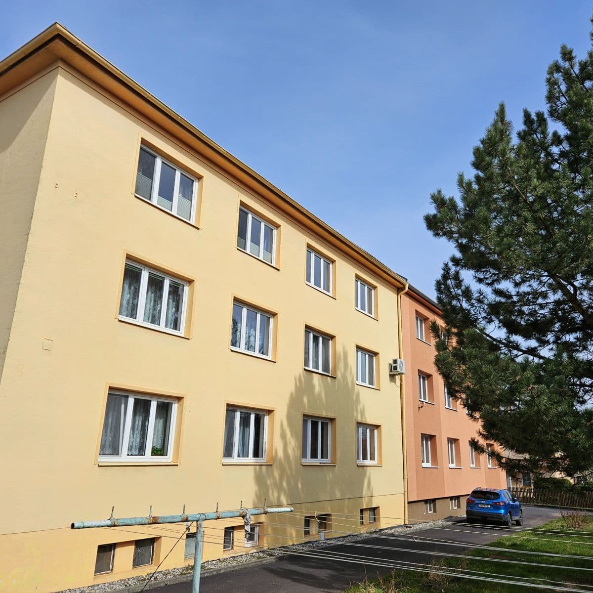 Prenájom bytu 3-izbový 61 m², Karlovarská, Lubenec, Ústecký kraj Prenájom bytu 3-izbový 61 m², Karlovarská, Lubenec, Ústecký kraj