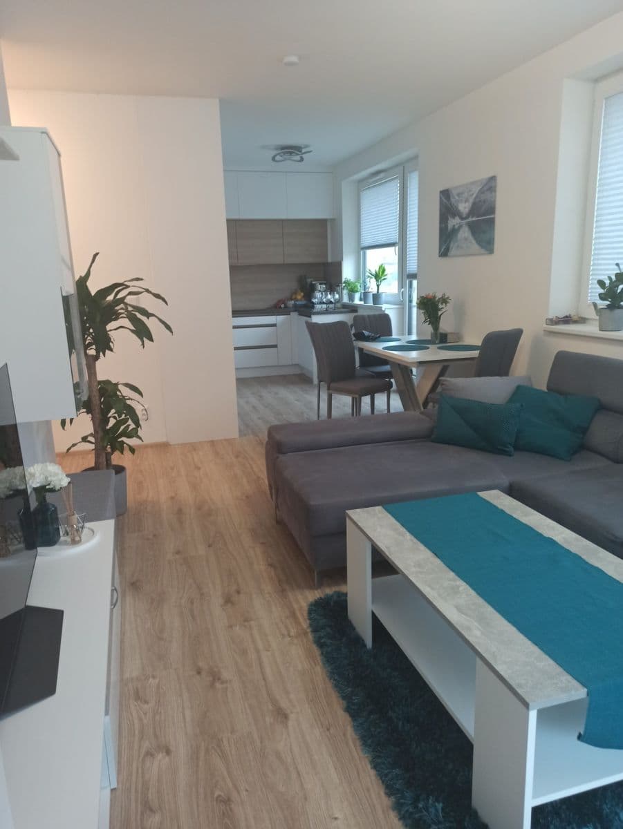 Prenájom bytu 2-izbový 61 m², Slovanská, Slavkov u Brna, Jihomoravský kraj Prenájom bytu 2-izbový 61 m², Slovanská, Slavkov u Brna, Jihomoravský kraj