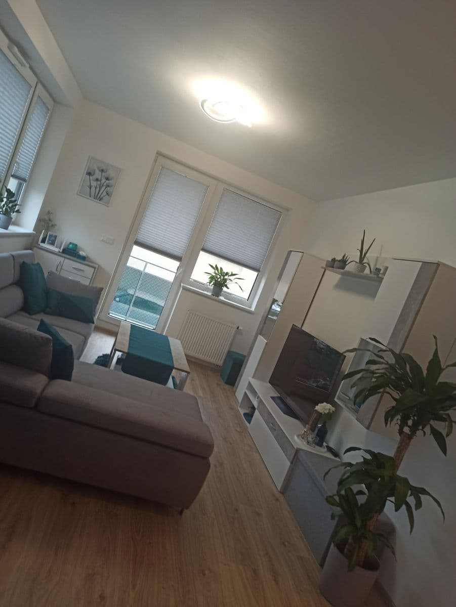 Prenájom bytu 2-izbový 61 m², Slovanská, Slavkov u Brna, Jihomoravský kraj Prenájom bytu 2-izbový 61 m², Slovanská, Slavkov u Brna, Jihomoravský kraj