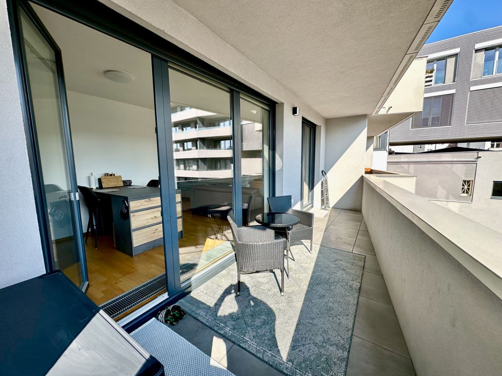 Prenájom bytu 1-izbový 45 m², Osadní, Praha, Praha Prenájom bytu 1-izbový 45 m², Osadní, Praha, Praha