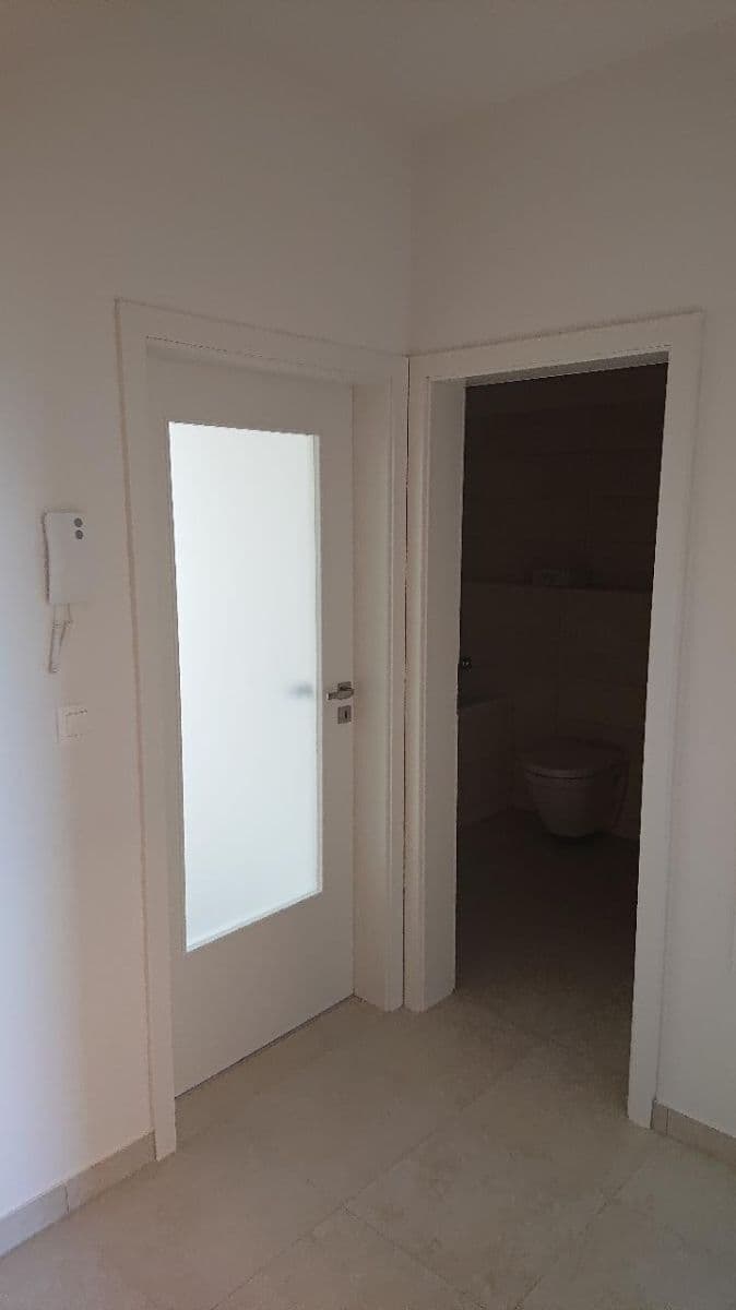 Prenájom bytu 1-izbový 31 m², K Vystrkovu, Praha, Praha Prenájom bytu 1-izbový 31 m², K Vystrkovu, Praha, Praha