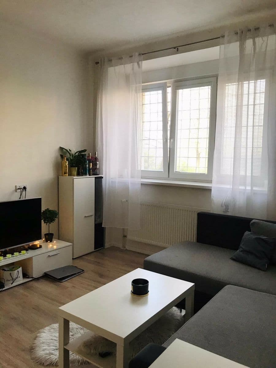 Predaj bytu 2-izbový 50 m², Na Jezerce, Praha, Praha Predaj bytu 2-izbový 50 m², Na Jezerce, Praha, Praha