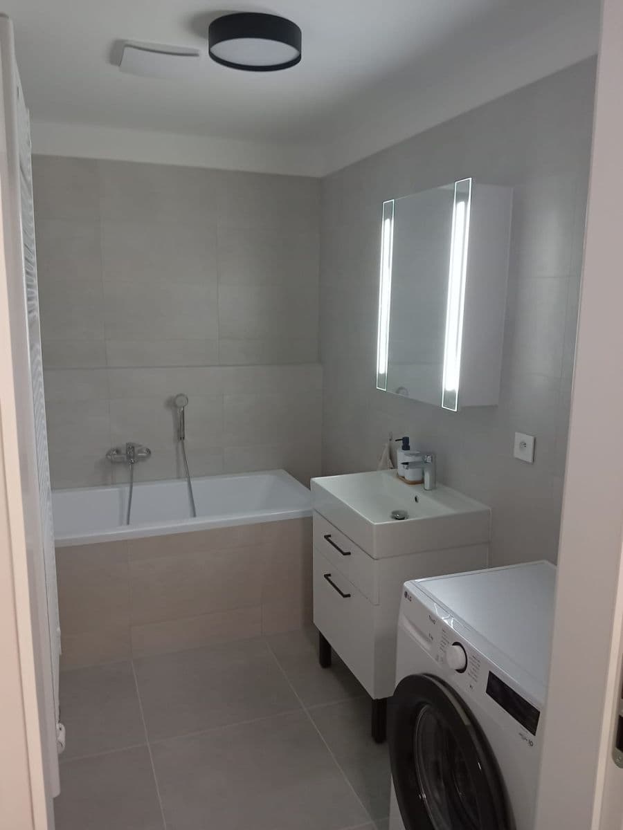 Prenájom bytu 2-izbový 57 m², Jižní, Brno, Jihomoravský kraj Prenájom bytu 2-izbový 57 m², Jižní, Brno, Jihomoravský kraj