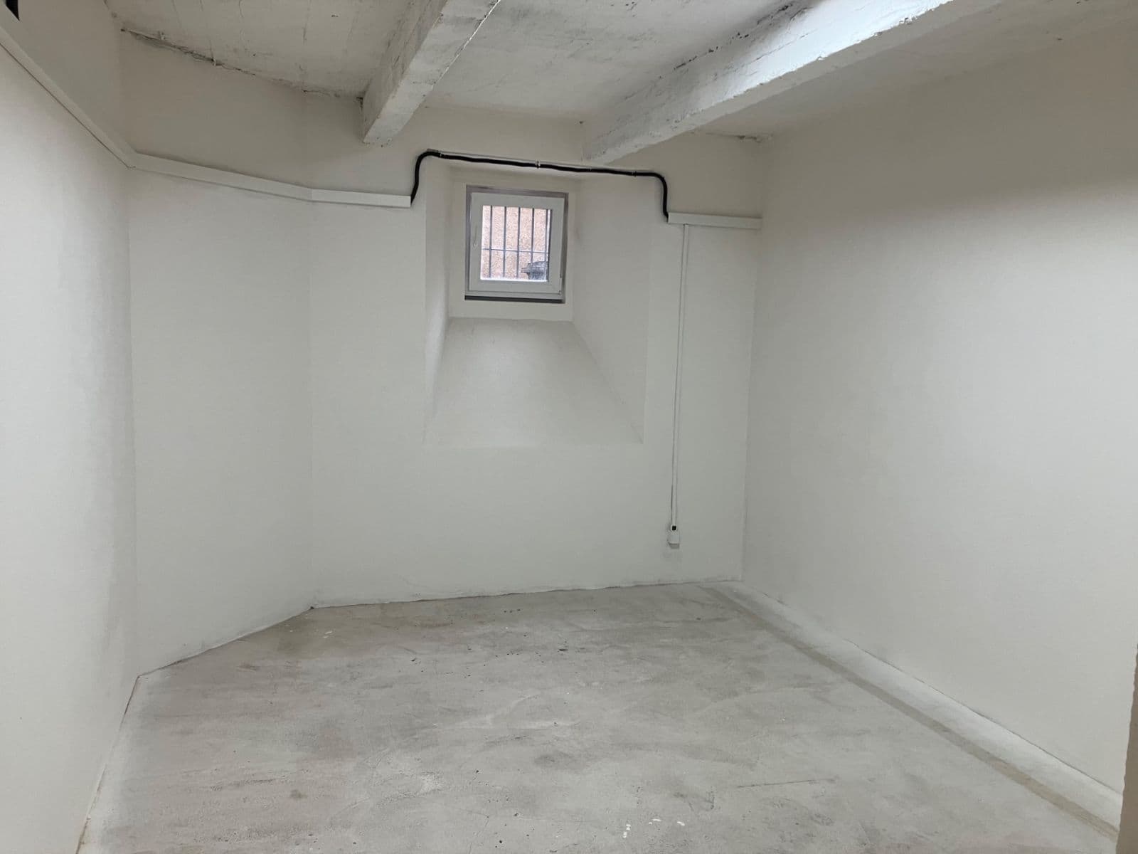 Prenájom nebytového priestoru 34 m², Na Zámyšli, Praha, Praha Prenájom nebytového priestoru 34 m², Na Zámyšli, Praha, Praha