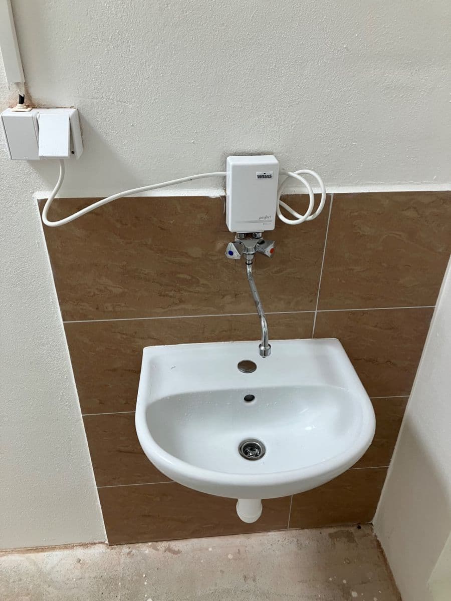 Prenájom nebytového priestoru 34 m², Na Zámyšli, Praha, Praha Prenájom nebytového priestoru 34 m², Na Zámyšli, Praha, Praha