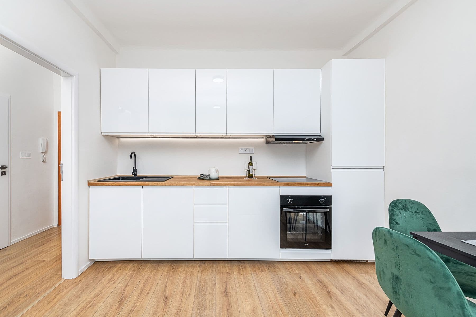 Predaj bytu 2-izbový 39 m², Průběžná, Praha, Praha Predaj bytu 2-izbový 39 m², Průběžná, Praha, Praha