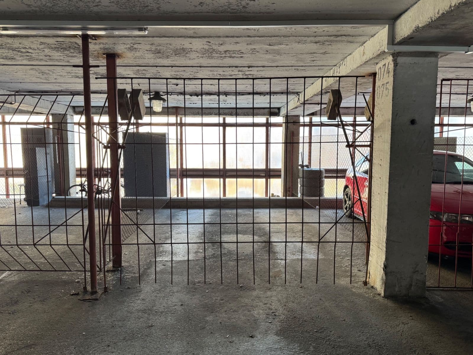 Prenájom garáže 18 m², Lovosická, Praha, Praha Prenájom garáže 18 m², Lovosická, Praha, Praha