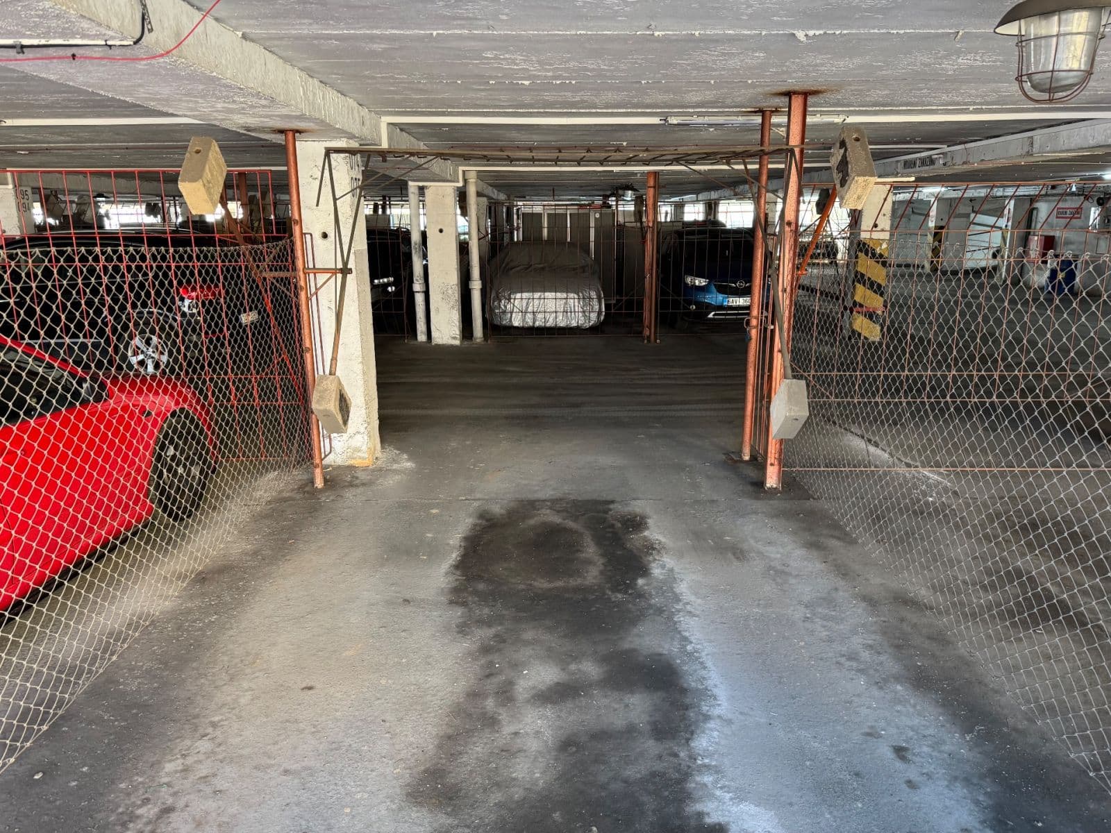 Prenájom garáže 18 m², Lovosická, Praha, Praha Prenájom garáže 18 m², Lovosická, Praha, Praha