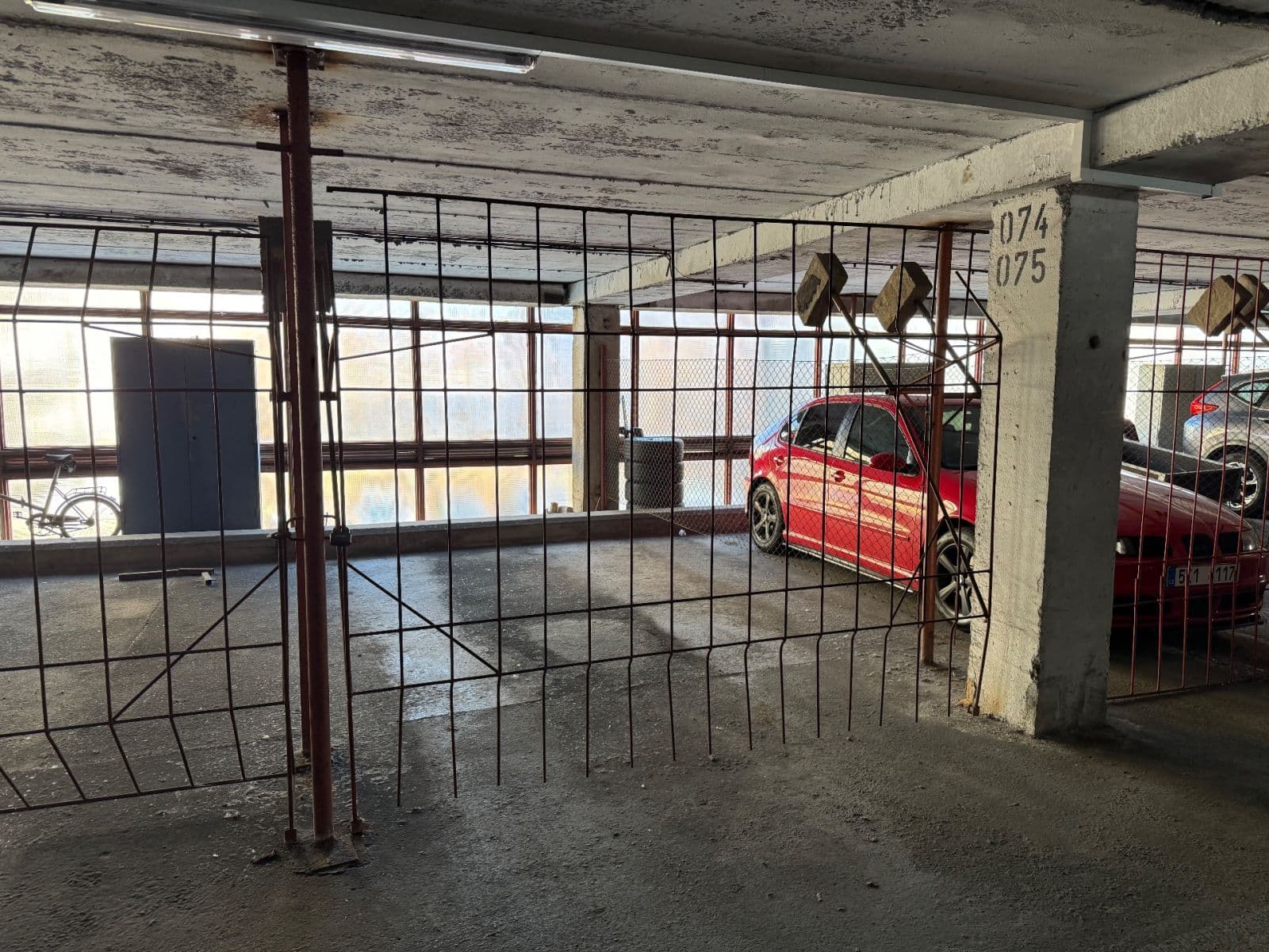 Prenájom garáže 18 m², Lovosická, Praha, Praha Prenájom garáže 18 m², Lovosická, Praha, Praha