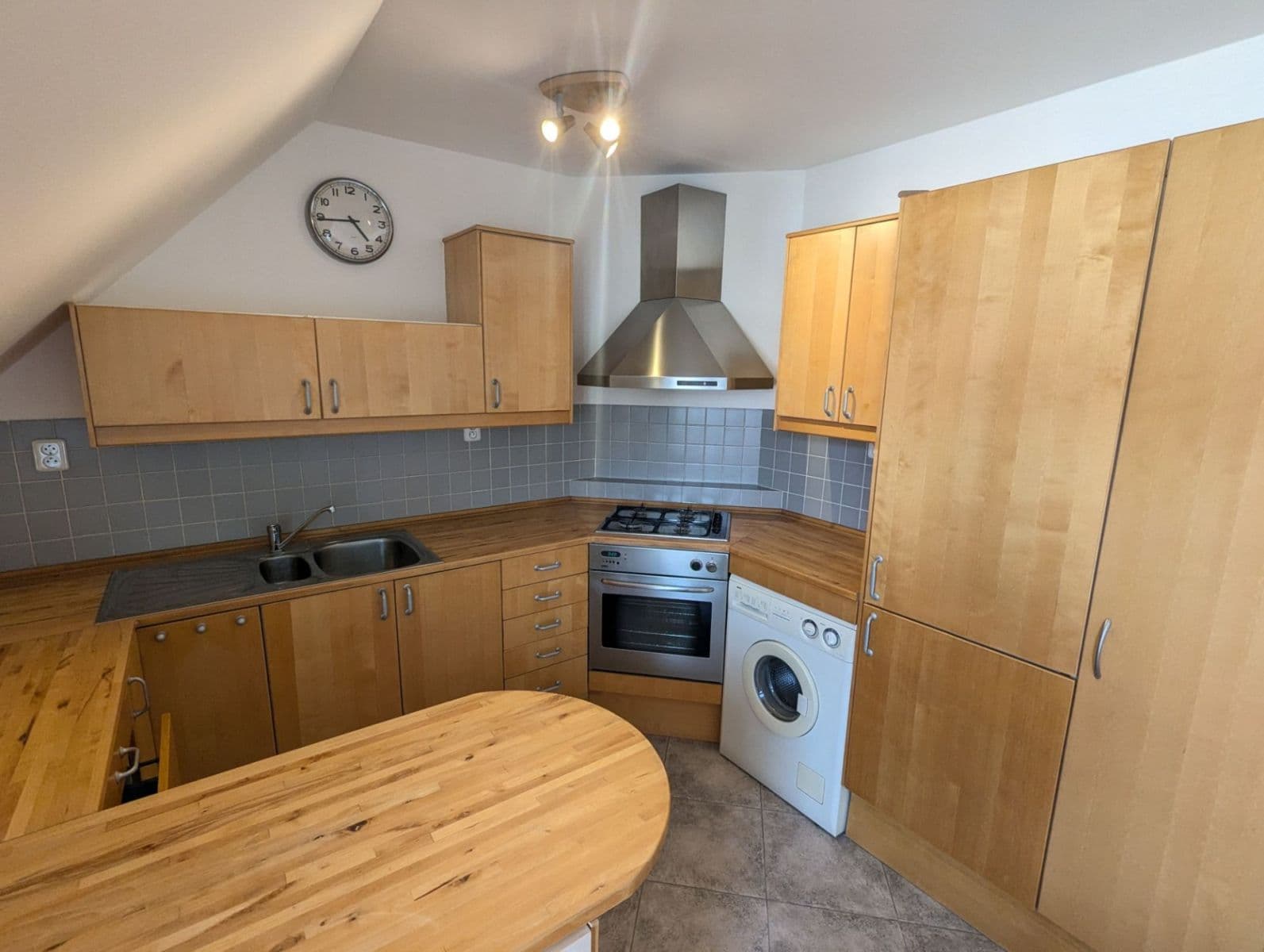 Prenájom bytu 2-izbový 67 m², Evropská, Praha, Praha Prenájom bytu 2-izbový 67 m², Evropská, Praha, Praha