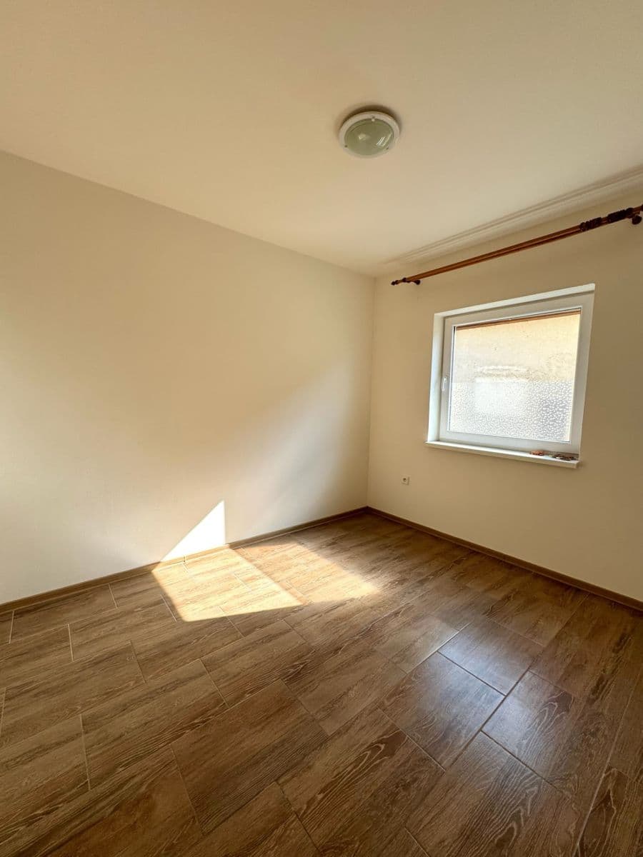 Prenájom bytu 3-izbový 48 m², Zbraslavice, Středočeský kraj Prenájom bytu 3-izbový 48 m², Zbraslavice, Středočeský kraj