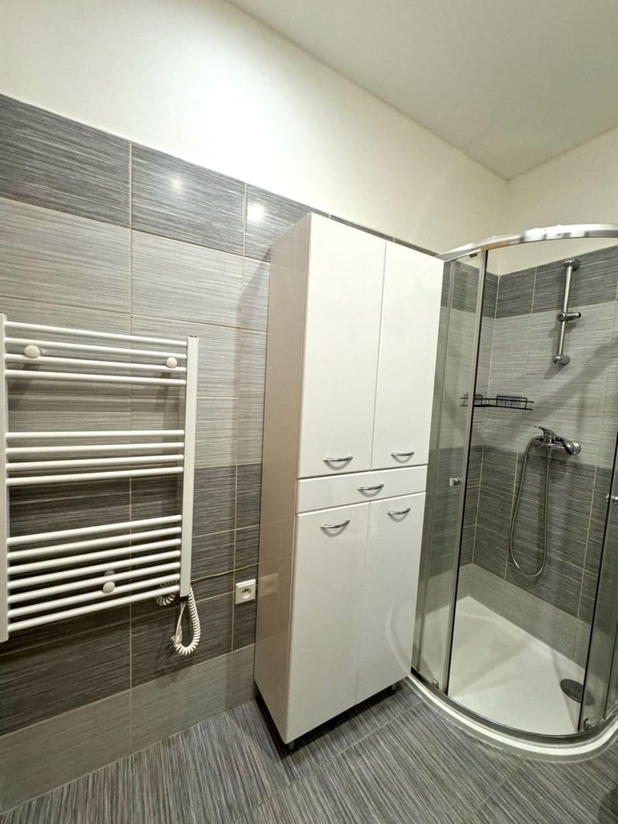 Prenájom bytu 3-izbový 48 m², Zbraslavice, Středočeský kraj Prenájom bytu 3-izbový 48 m², Zbraslavice, Středočeský kraj