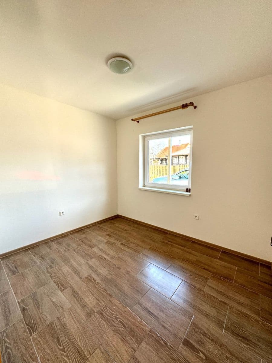 Prenájom bytu 3-izbový 48 m², Zbraslavice, Středočeský kraj Prenájom bytu 3-izbový 48 m², Zbraslavice, Středočeský kraj