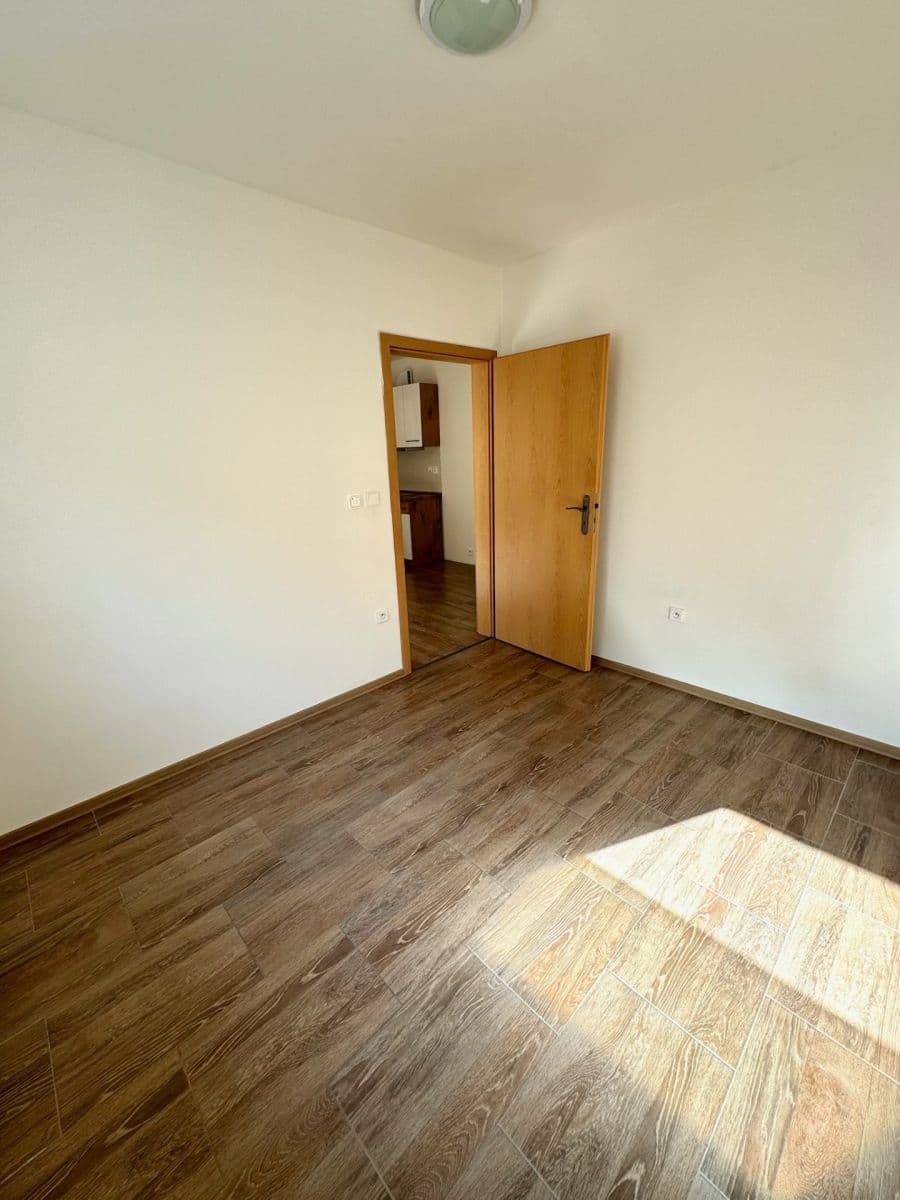 Prenájom bytu 3-izbový 48 m², Zbraslavice, Středočeský kraj Prenájom bytu 3-izbový 48 m², Zbraslavice, Středočeský kraj