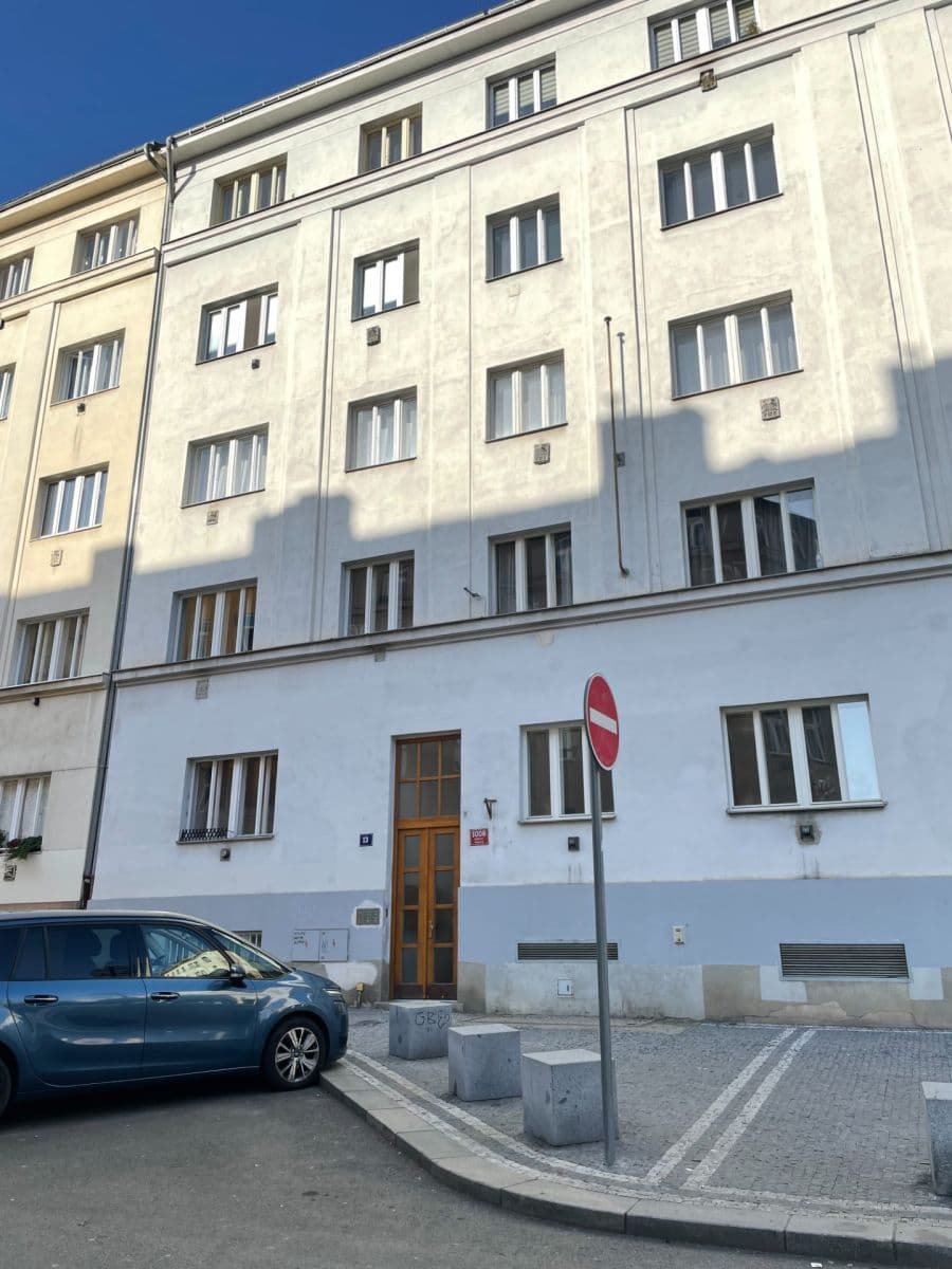 Prenájom bytu 2-izbový 47 m², Holandská, Praha, Praha Prenájom bytu 2-izbový 47 m², Holandská, Praha, Praha