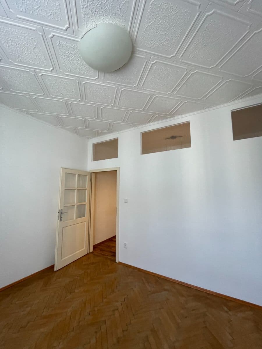 Prenájom bytu 2-izbový 47 m², Holandská, Praha, Praha Prenájom bytu 2-izbový 47 m², Holandská, Praha, Praha