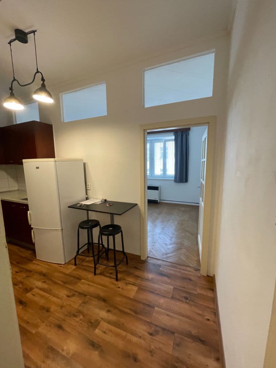 Prenájom bytu 2-izbový 47 m², Holandská, Praha, Praha Prenájom bytu 2-izbový 47 m², Holandská, Praha, Praha