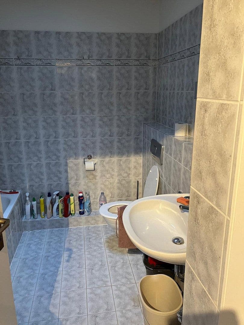 Prenájom bytu 3-izbový 71 m², Am Fischstein 49, Frankfurt am Main, Hesensko Prenájom bytu 3-izbový 71 m², Am Fischstein 49, Frankfurt am Main, Hesensko