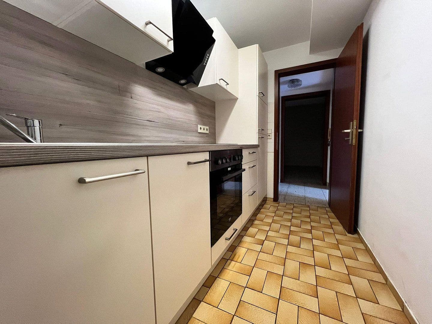 Prenájom bytu 1-izbový 48 m², Berner Str. 21, Stuttgart, Bádensko-Wurttembersko Prenájom bytu 1-izbový 48 m², Berner Str. 21, Stuttgart, Bádensko-Wurttembersko