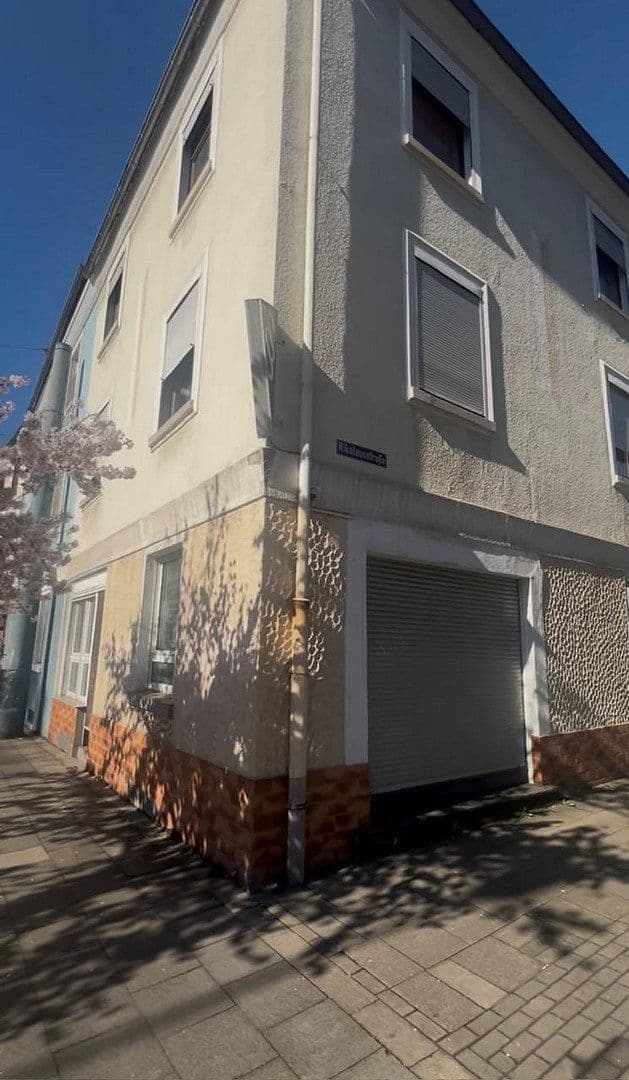 Predaj domu 221 m², pozemek 194 m², Nikolausstr. 1, Essen, Severné Porýnie - Westfálsko Predaj domu 221 m², pozemek 194 m², Nikolausstr. 1, Essen, Severné Porýnie - Westfálsko