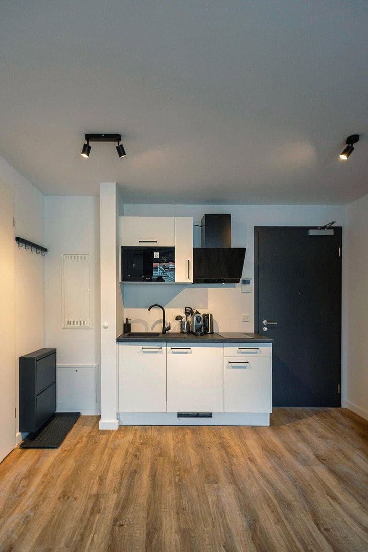 Prenájom bytu 1-izbový 22 m², Berlin, Berlín Prenájom bytu 1-izbový 22 m², Berlin, Berlín