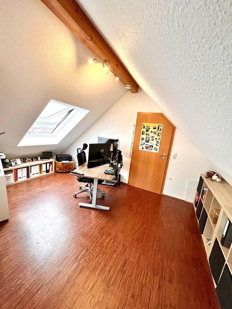 Prenájom bytu 4-izbový 118 m², Gärtringen, Bádensko-Wurttembersko Prenájom bytu 4-izbový 118 m², Gärtringen, Bádensko-Wurttembersko