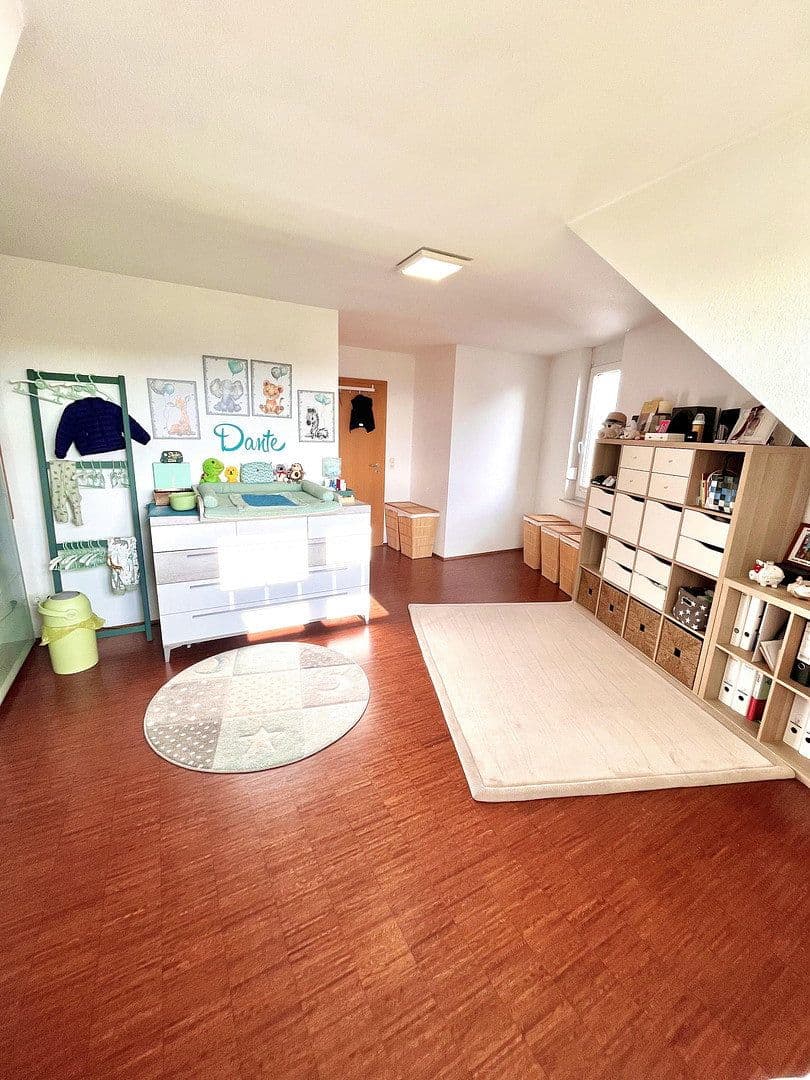 Prenájom bytu 4-izbový 118 m², Gärtringen, Bádensko-Wurttembersko Prenájom bytu 4-izbový 118 m², Gärtringen, Bádensko-Wurttembersko