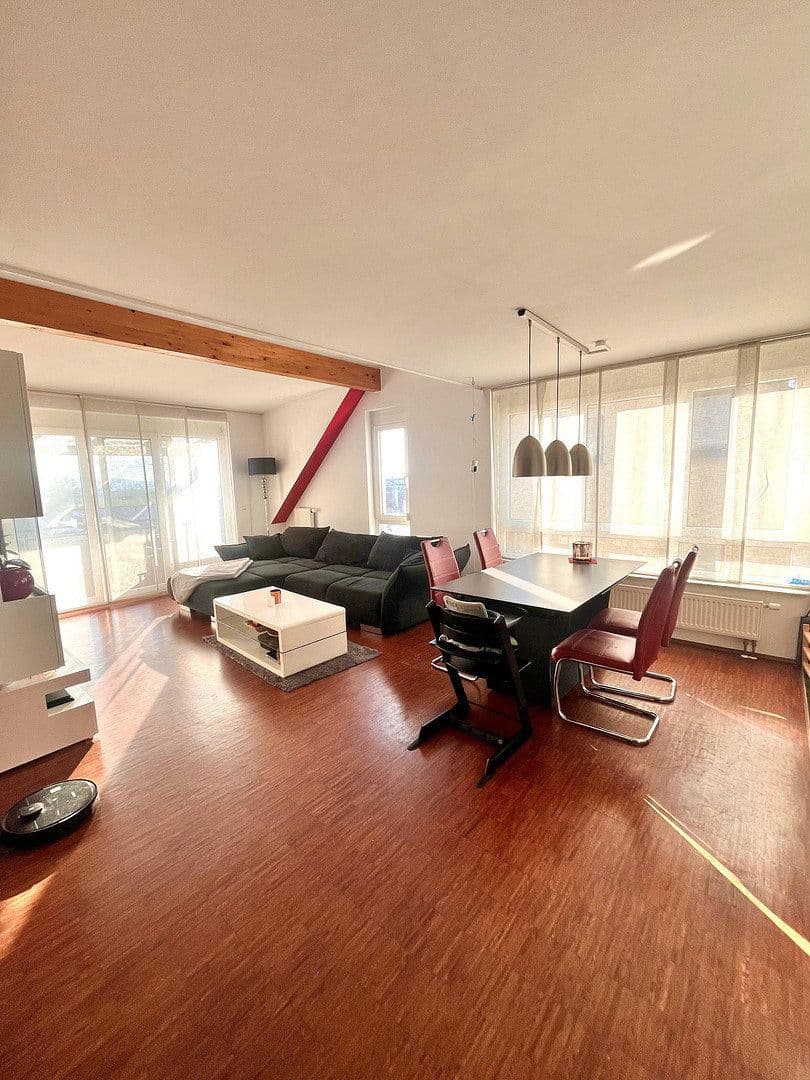 Prenájom bytu 4-izbový 118 m², Gärtringen, Bádensko-Wurttembersko Prenájom bytu 4-izbový 118 m², Gärtringen, Bádensko-Wurttembersko