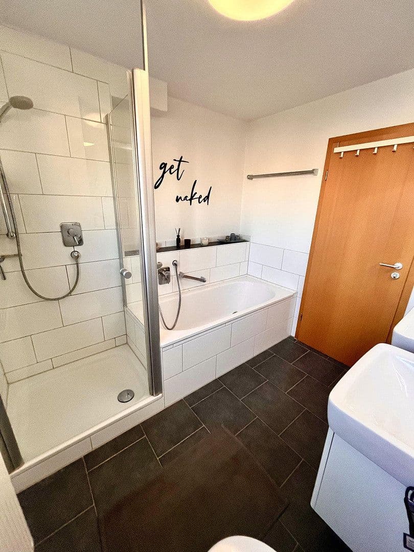 Prenájom bytu 4-izbový 118 m², Gärtringen, Bádensko-Wurttembersko Prenájom bytu 4-izbový 118 m², Gärtringen, Bádensko-Wurttembersko