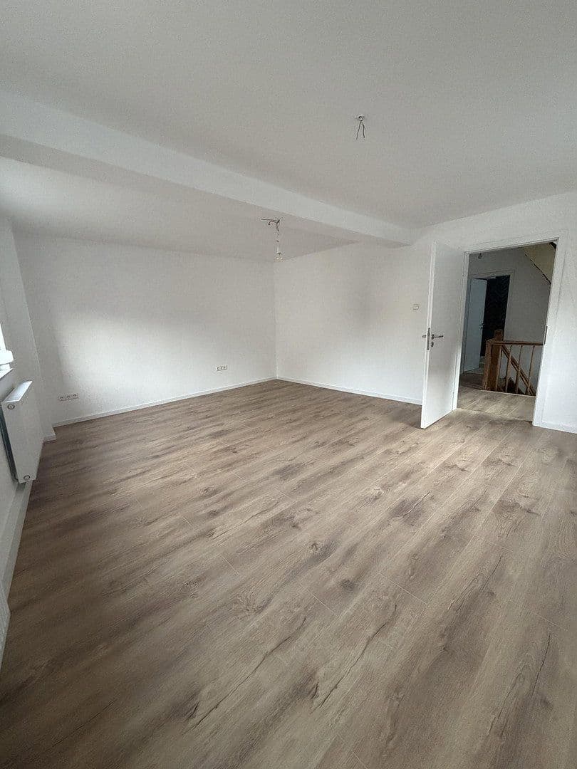 Predaj domu 115 m², pozemek 500 m², Untere Hauptstraße 17, Herxheim bei Landau/Pfalz, Porýnie-Falcko Predaj domu 115 m², pozemek 500 m², Untere Hauptstraße 17, Herxheim bei Landau/Pfalz, Porýnie-Falcko