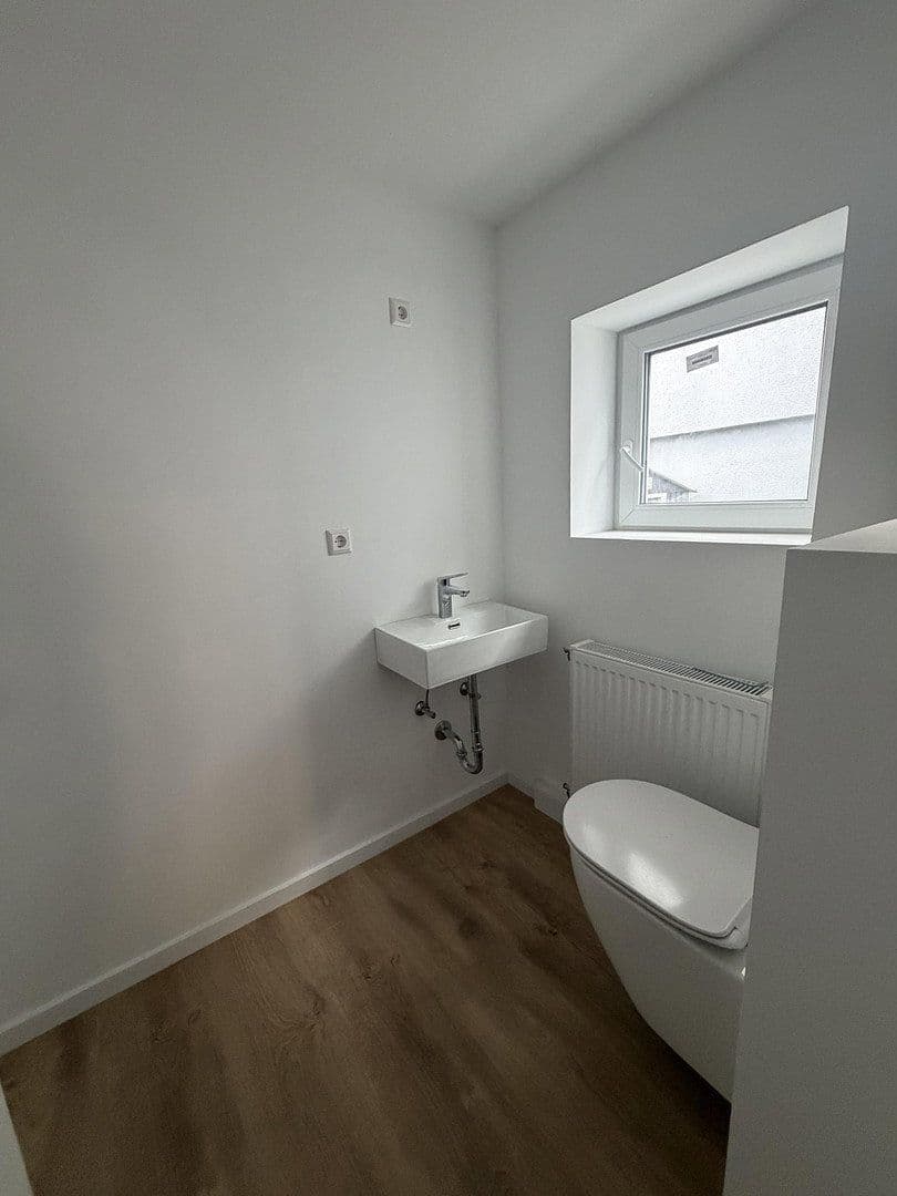 Predaj domu 115 m², pozemek 500 m², Untere Hauptstraße 17, Herxheim bei Landau/Pfalz, Porýnie-Falcko Predaj domu 115 m², pozemek 500 m², Untere Hauptstraße 17, Herxheim bei Landau/Pfalz, Porýnie-Falcko